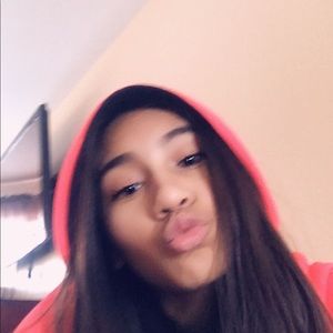 Meet your Posher, Giovanely